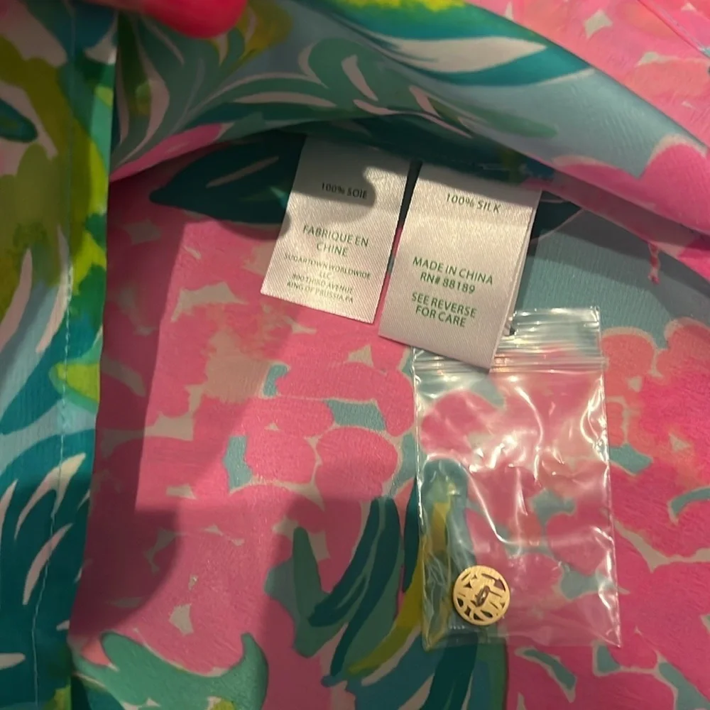 Lilly Pulitzer ELSA 100% Silk Top Pineapple Shake size Medium NWT - Picture 4 of 8